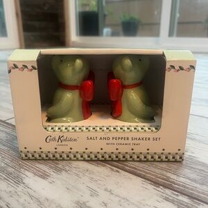 Cath Kidston London Salt and Pepper Shaker Set – Green Bears with Red Bows